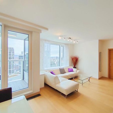 Sag Romantic 22 Floor Panorama City Free Parking Free Wifi Pozsony Kültér fotó