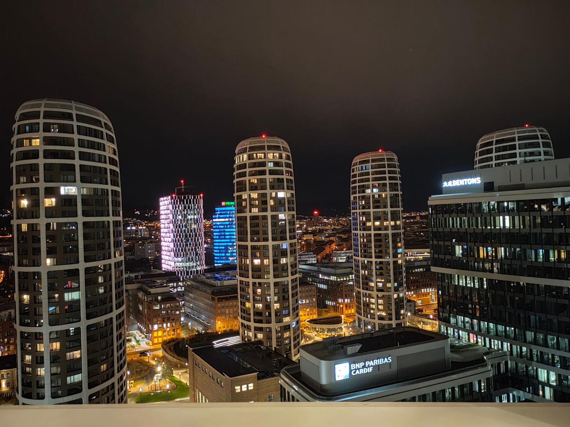 Sag Romantic 22 Floor Panorama City Free Parking Free Wifi Pozsony Kültér fotó